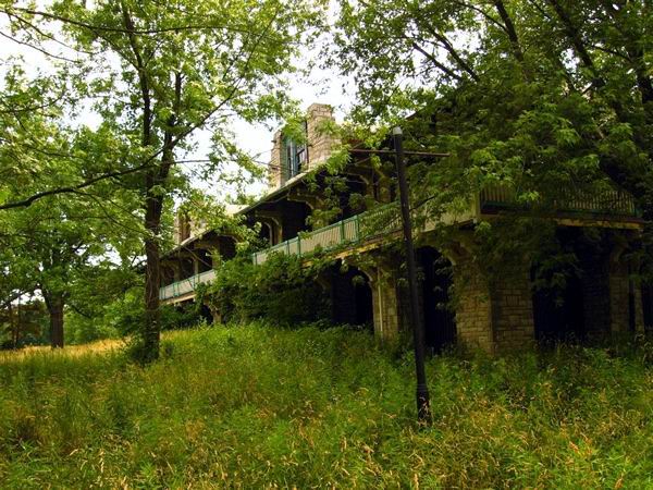 Bob-Lo Island - Pic 11 Building (newer photo)